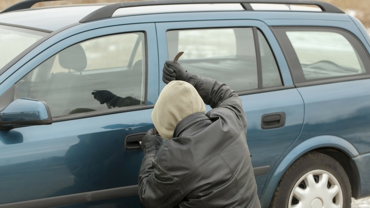 How to claim for car theft and the total admissible amount for the same?